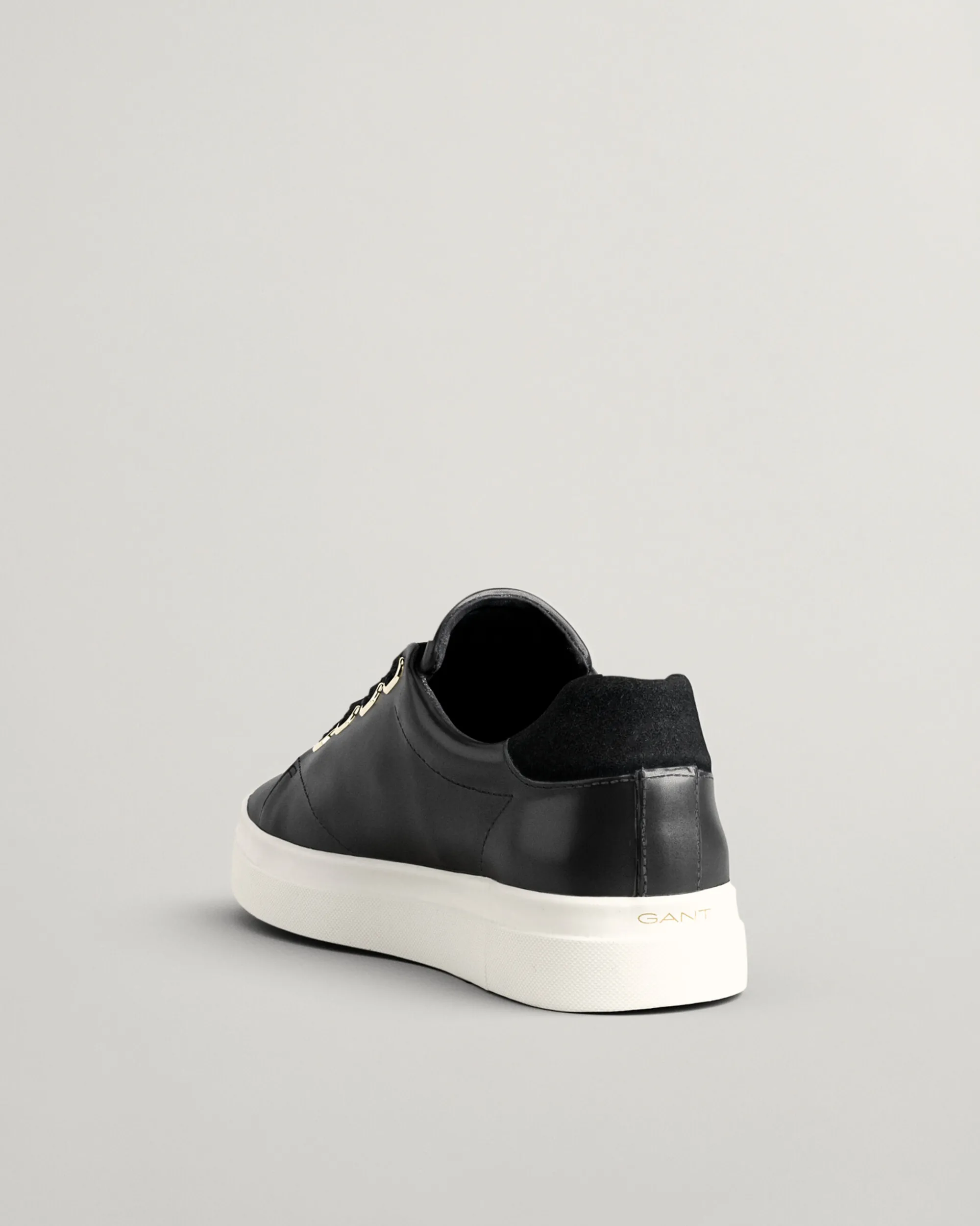 Avona Sneakers