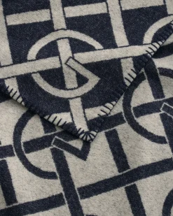G Patterned Throw