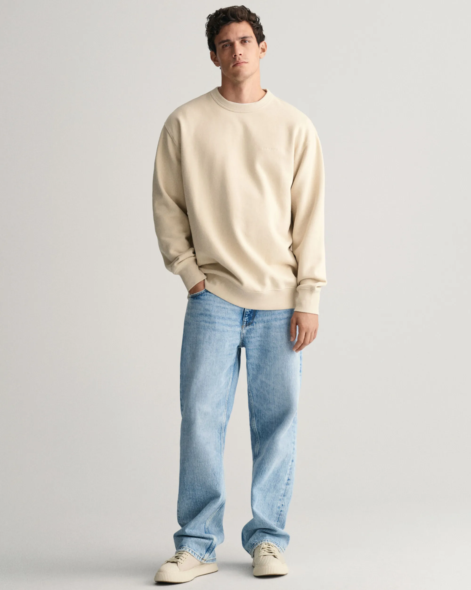 GANT Logo Crew Neck Sweatshirt