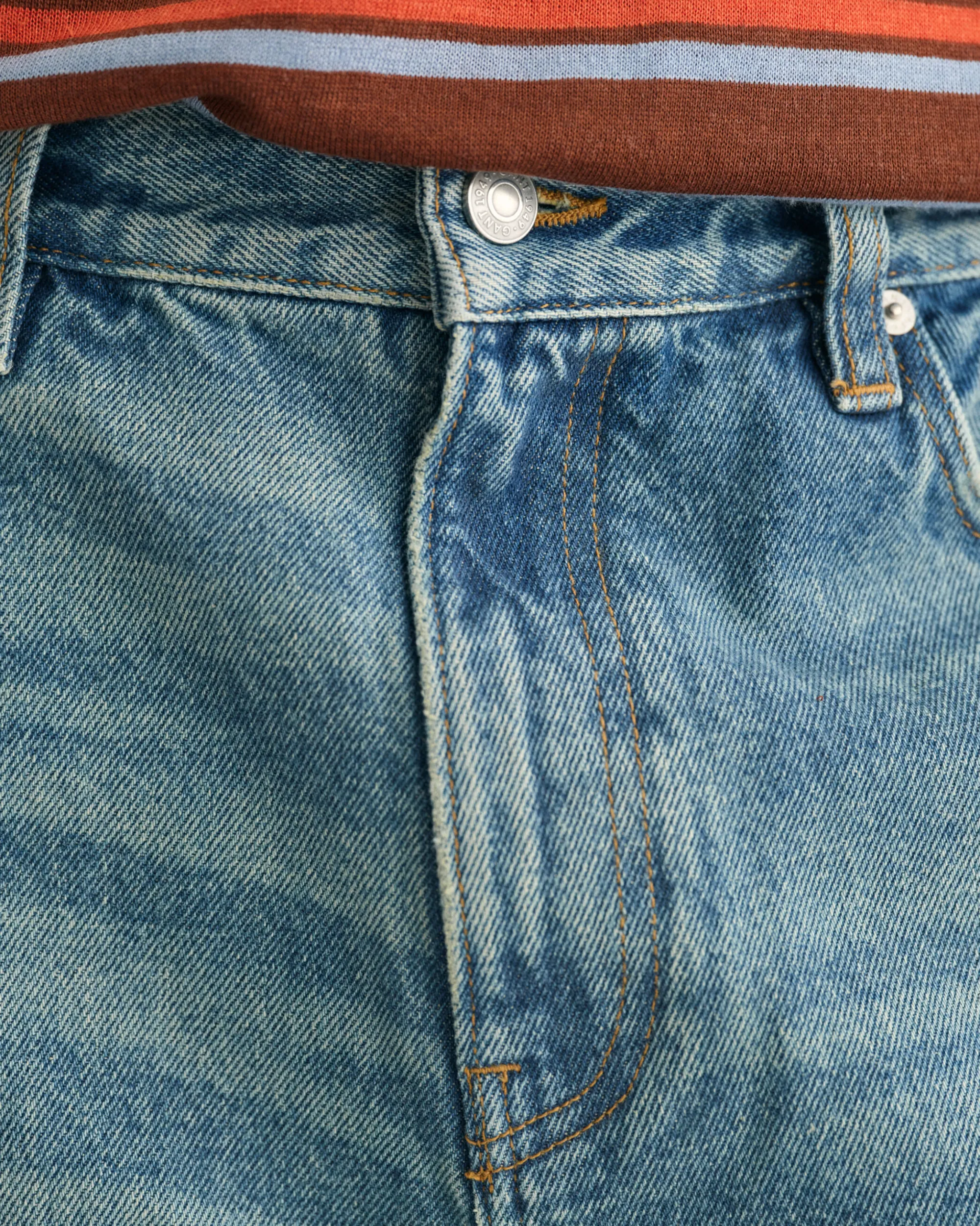 Loose Fit Jeans