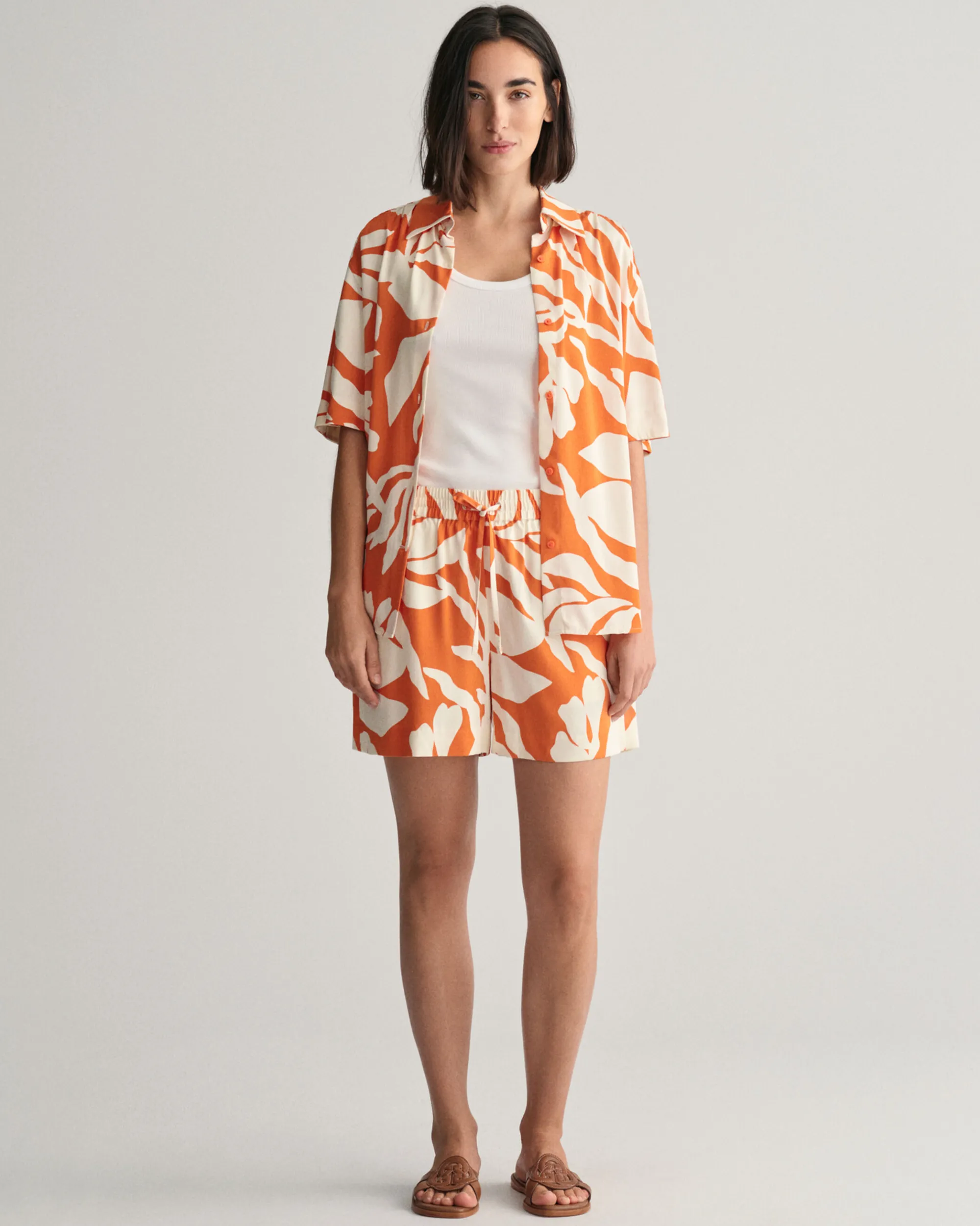 Relaxed Fit Palm Print Pull-On Shorts