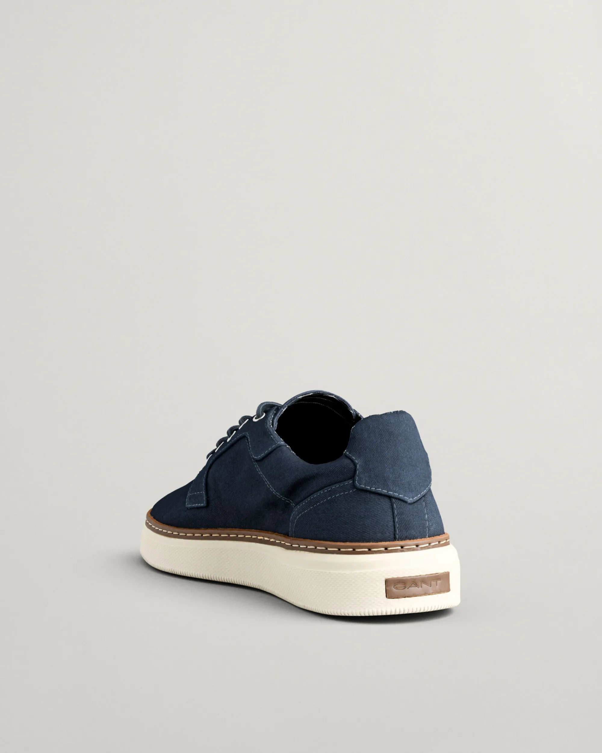 San Prep Sneakers